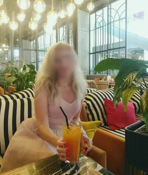 Amina, 38