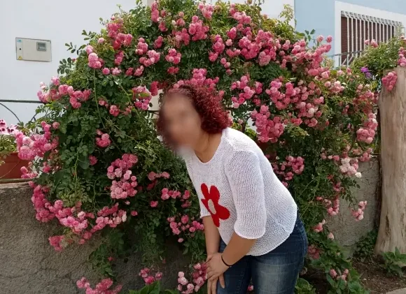 Amina, 35
