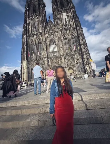 Amira, 22