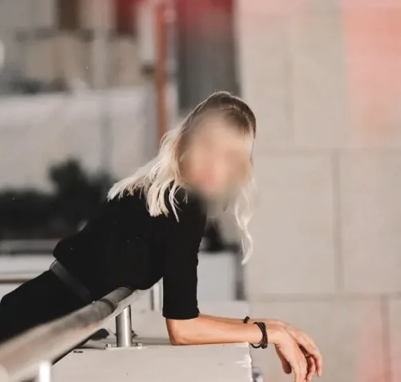 Andrea, 40