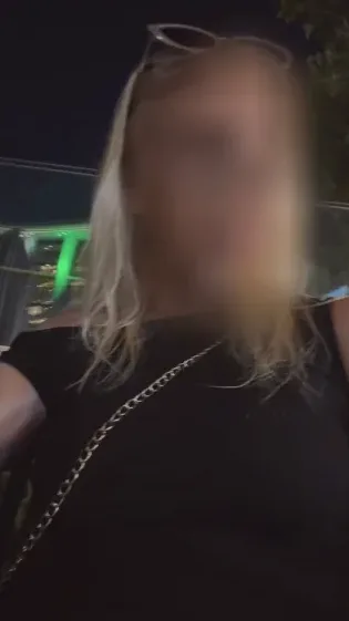 Andrea, 18