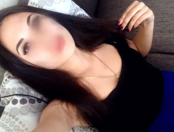 Emilia, 34