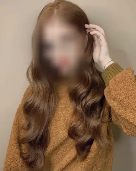 Emilie, 24