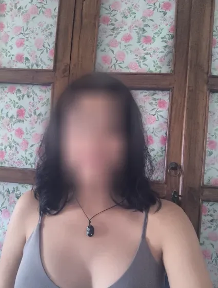 Emina, 38