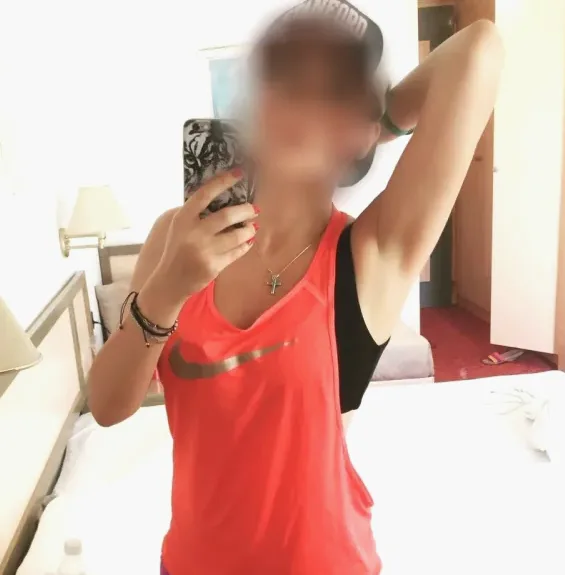 Jasmin, 28