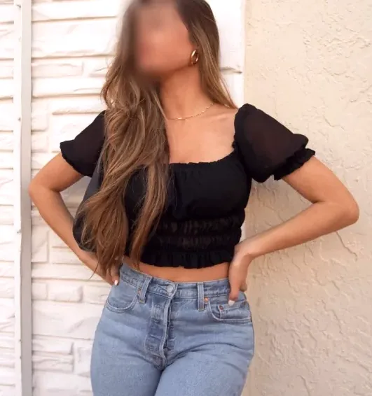 Julie, 34