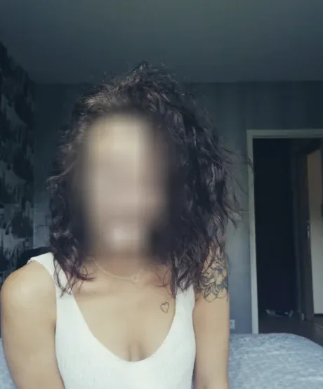 Katrine, 30