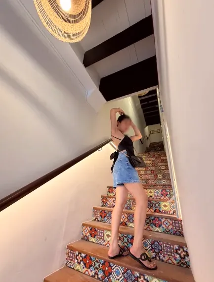 Leyla, 30