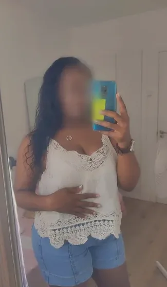Nora, 34