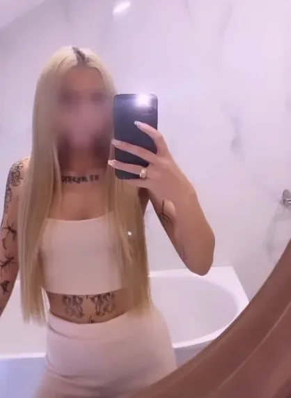 Nour, 35