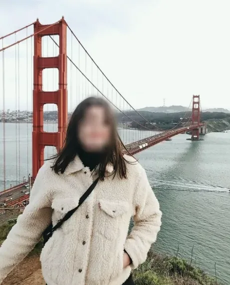 Rosa, 28