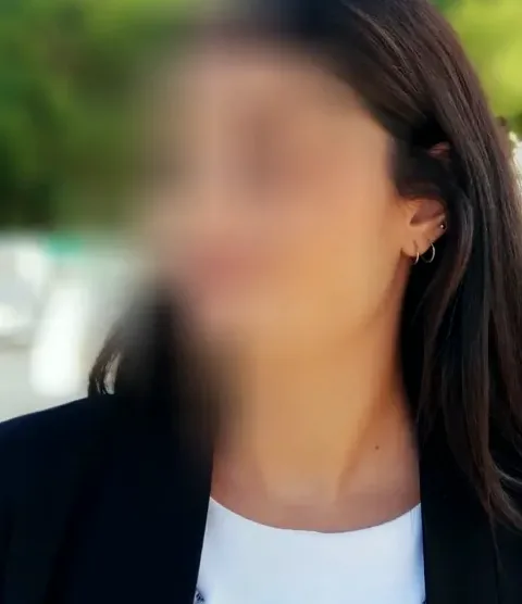 Sofia, 33